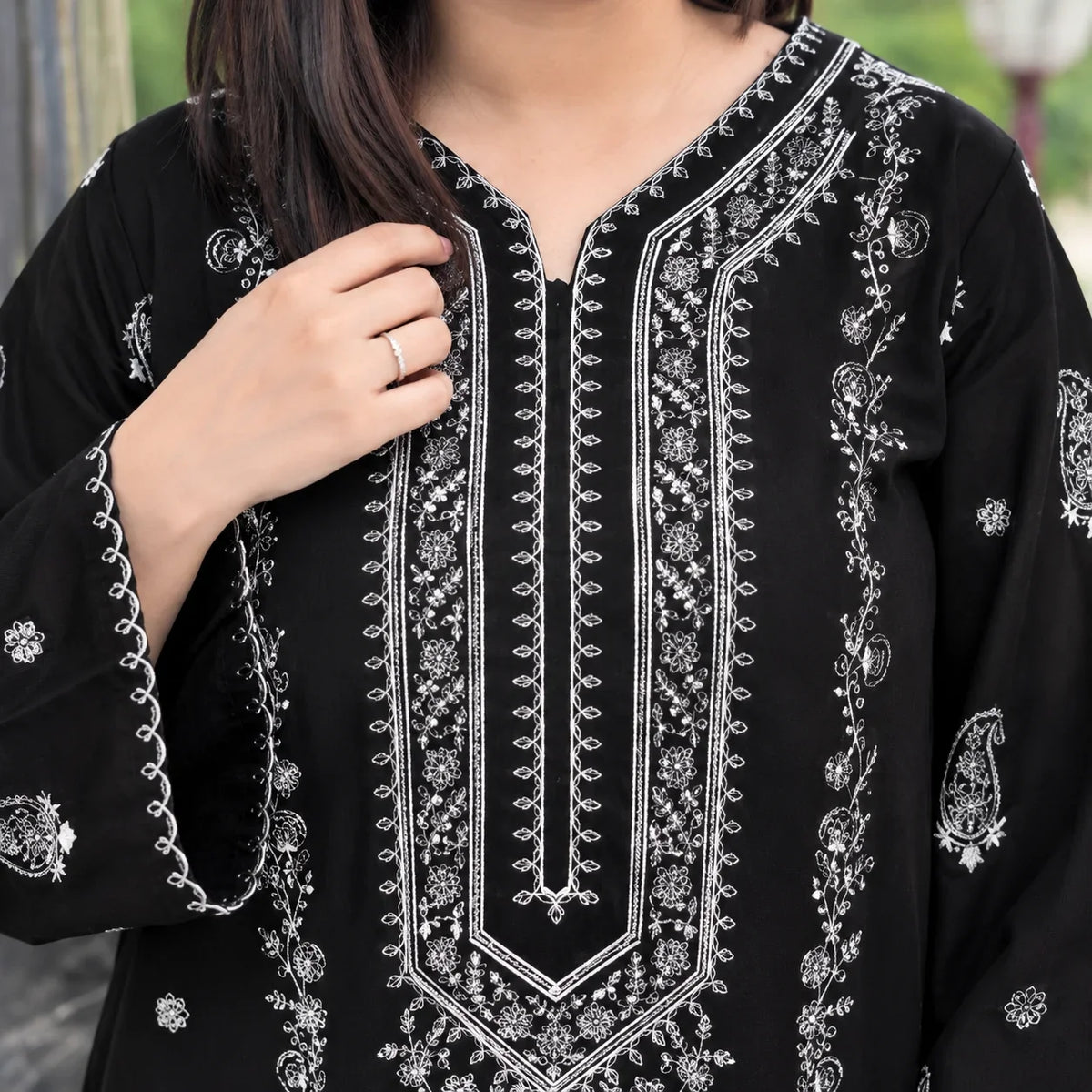Black Dhanak Embroidered 2-Piece Winter Suit – DE-6154