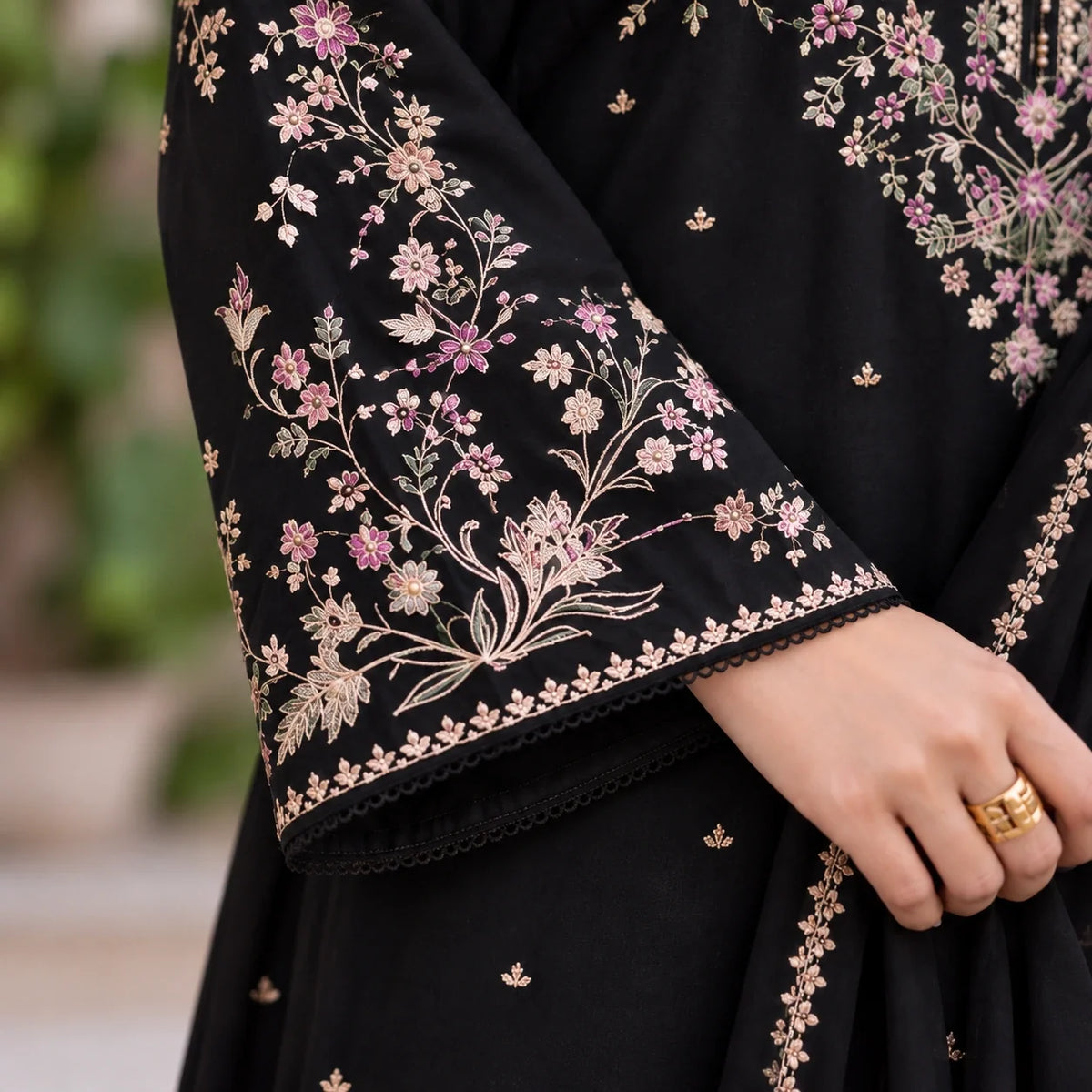 Women's Embroidered 3-Piece Dhanak Suit DE-4143 Black