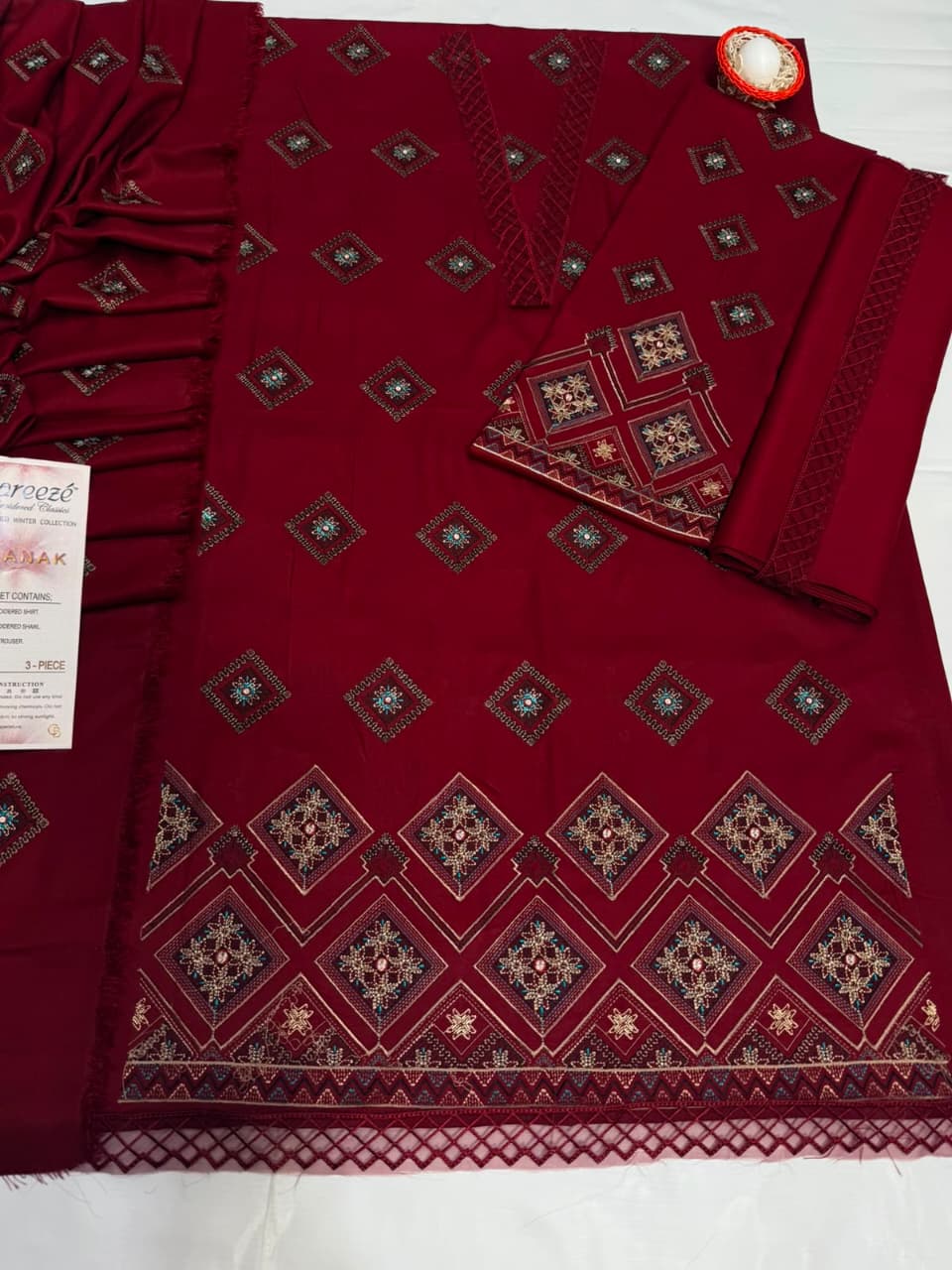 Bareeze Dhanak Embroidered 3-Piece Unstitched Winter Suit – DE-6187