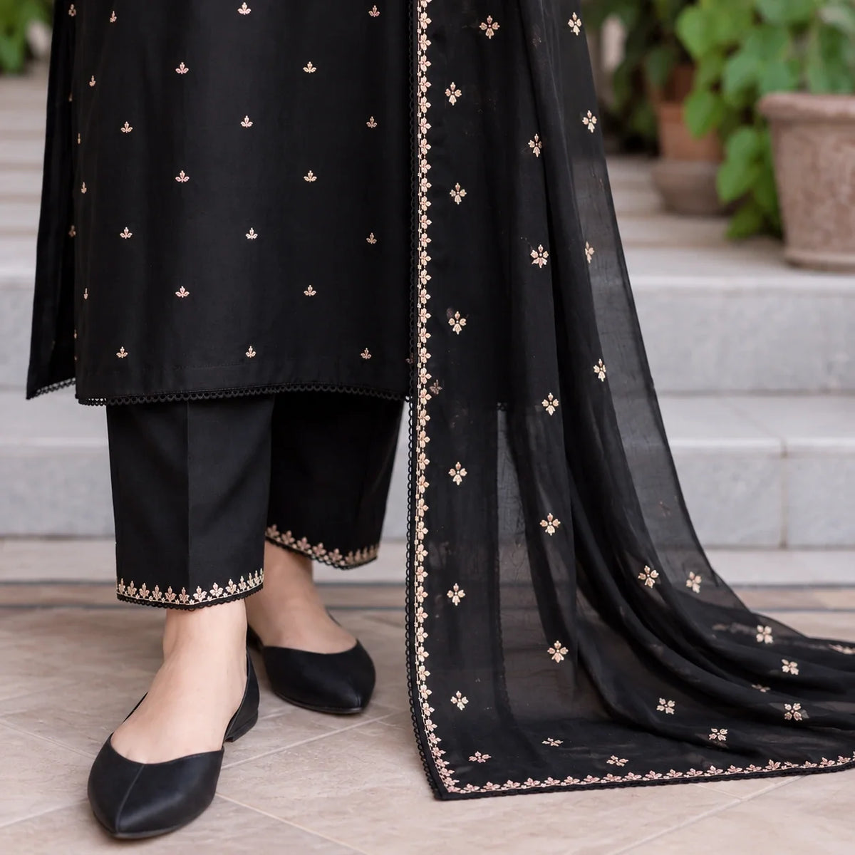 Women's Embroidered 3-Piece Dhanak Suit DE-4143 Black