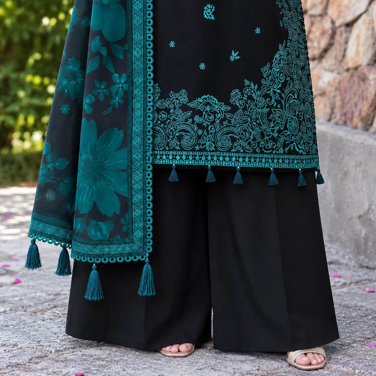 Black & Teal Dhanak Luxury Embroidered 3-Piece Winter Suit – DE-6159