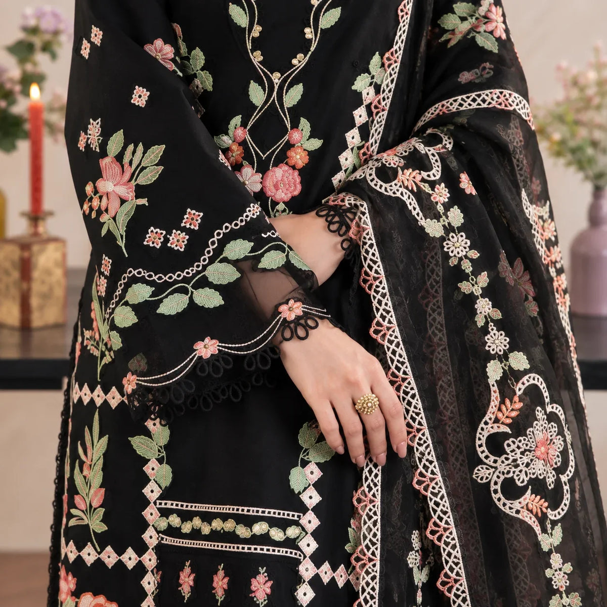 Black Dhanak Luxury Embroidered 3-Piece Winter Suit – DE-6522