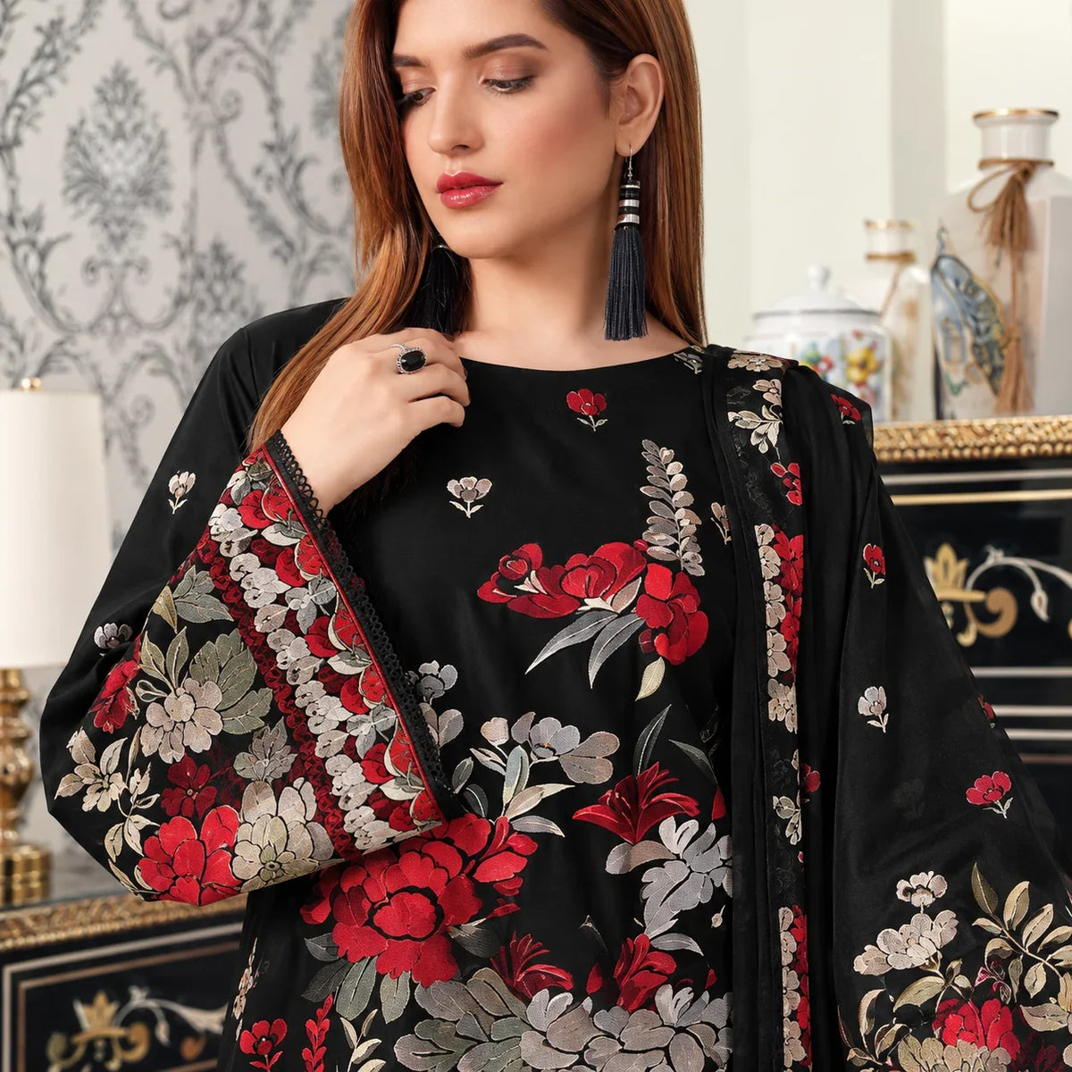 Bareeze Women's Embroidered 3-Piece Dhanak Winter Suit Black DE-6209