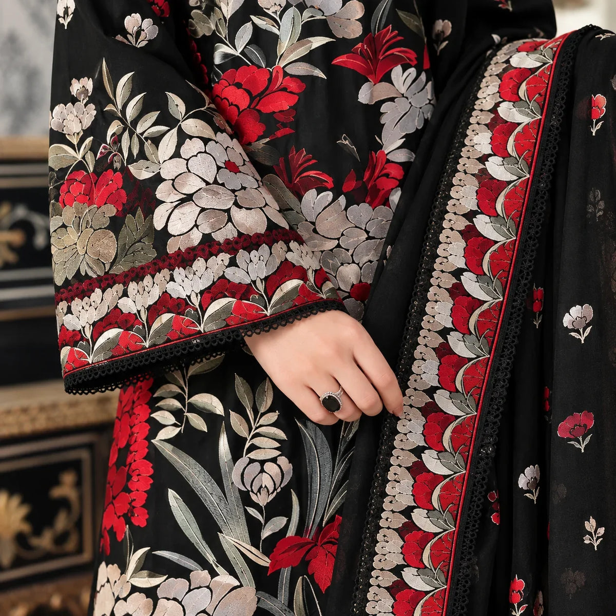 Black Dhanak Luxury Floral Embroidered 3-Piece Winter Suit – DE-6209